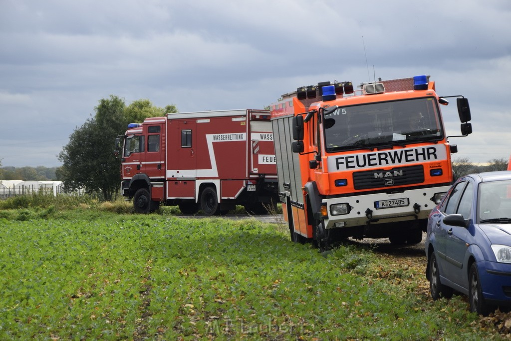 Einsatz BF Koeln PKW im See Koeln Esch P233.JPG - Miklos Laubert